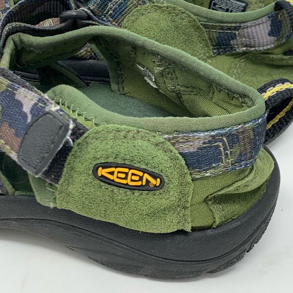 Keen Newport Camo Green Fisherman Sandals Youth Size 5 - Picture 5 of 10